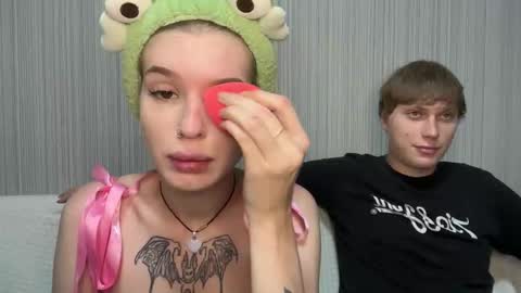 Snapshot of pussymoneywet chatting on 11/24/25, 05:01 Lina online show from 11/24/25, 05:01