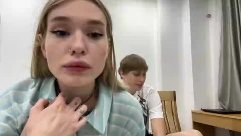 Snapshot of pussymoneywet chatting on 11/28/25, 03:04 Lina online show from 11/28/25, 03:04