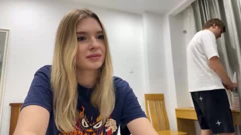 Snapshot of pussymoneywet chatting on 12/02/25, 07:20 Lina online show from 12/02/25, 07:20