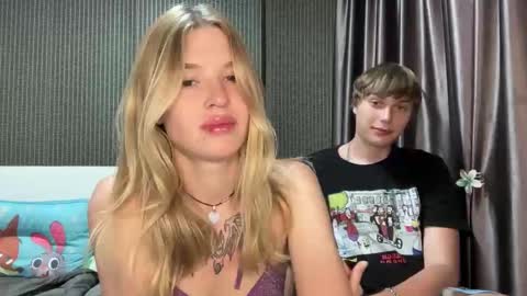 Snapshot of pussymoneywet chatting on 12/19/25, 05:36 Lina online show from 12/19/25, 05:36