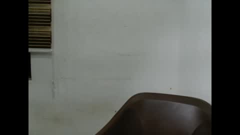 Snapshot of pussyxsweet chatting on 04/25/26, 04:04 pussyxsweet online show from 04/25/26, 04:04