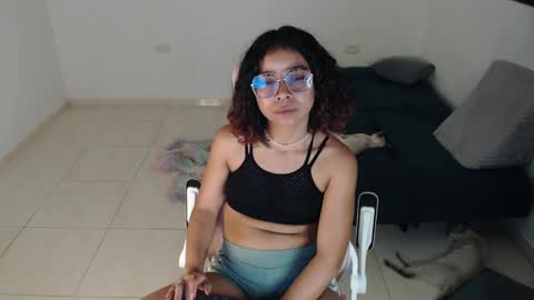 Snapshot of putakusan chatting on 12/21/24, 06:30 Izumi online show from 12/21/24, 06:30