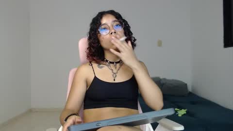 Snapshot of putakusan chatting on 12/30/24, 01:48 Izumi online show from 12/30/24, 01:48