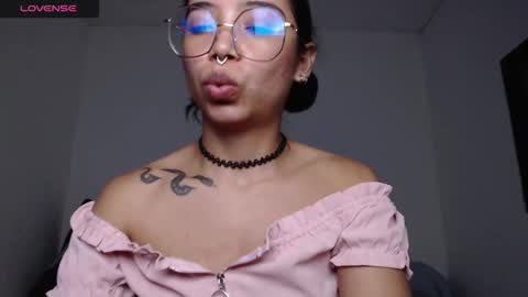 Snapshot of putakusan chatting on 09/12/25, 03:50 Izumi online show from 09/12/25, 03:50