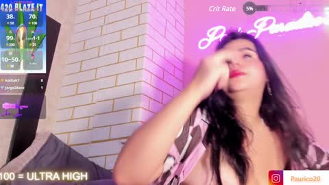 Snapshot of putipaula2 chatting on 12/14/24, 12:33 Pau online show from 12/14/24, 12:33