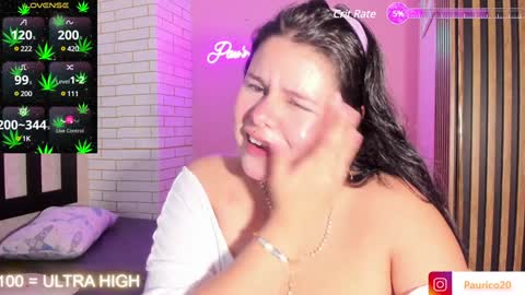 Snapshot of putipaula2 chatting on 01/25/25, 07:18 Pau online show from 01/25/25, 07:18