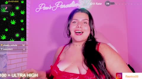 Snapshot of putipaula2 chatting on 01/31/25, 11:56 Pau online show from 01/31/25, 11:56