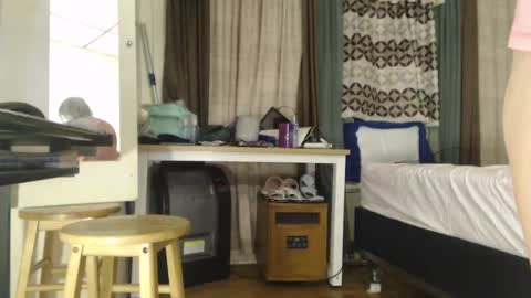 Snapshot of putiputi4u chatting on 12/22/24, 05:34 putiputi4u online show from 12/22/24, 05:34