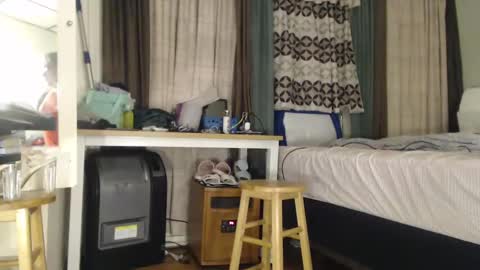 Snapshot of putiputi4u chatting on 12/27/24, 03:42 putiputi4u online show from 12/27/24, 03:42