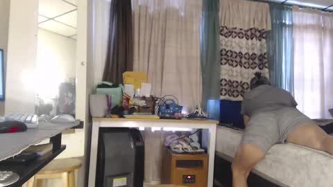 Snapshot of putiputi4u chatting on 01/15/25, 02:35 putiputi4u online show from 01/15/25, 02:35