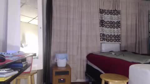 Snapshot of putiputi4u chatting on 12/22/25, 11:57 putiputi4u online show from 12/22/25, 11:57