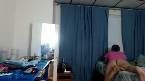 Snapshot of putiputi4u chatting on 06/22/26, 03:25 putiputi4u online show from 06/22/26, 03:25