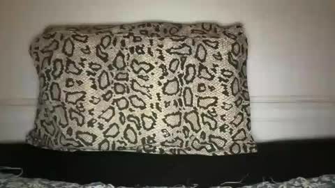 Snapshot of pwing1992 chatting on 01/05/25, 09:37 pwing1992 online show from 01/05/25, 09:37