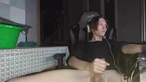 Snapshot of pwnzglad chatting on 09/29/25, 09:41 pwnzglad online show from 09/29/25, 09:41