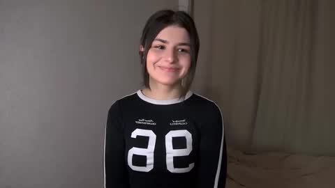 Snapshot of pyro_flerrr chatting on 09/14/25, 07:24 Ava online show from 09/14/25, 07:24