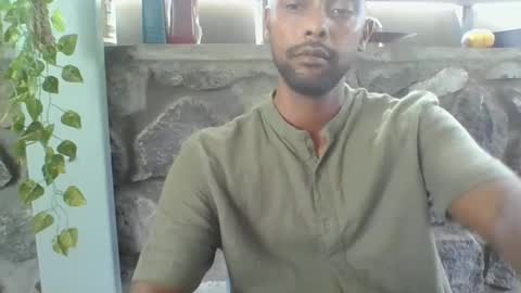 Snapshot of python974 chatting on 02/21/25, 09:24 Python online show from 02/21/25, 09:24