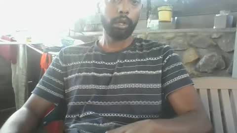 Snapshot of python974 chatting on 10/04/25, 02:42 Python online show from 10/04/25, 02:42