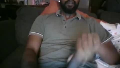 Snapshot of python974 chatting on 10/28/25, 01:42 Python online show from 10/28/25, 01:42