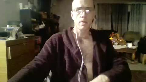 Snapshot of q2phq2ph chatting on 10/28/25, 11:14 q2phq2ph online show from 10/28/25, 11:14