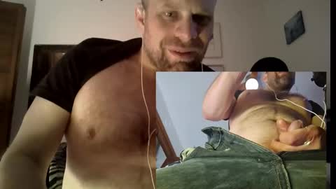 Snapshot of qb45 chatting on 12/05/24, 10:12 qb45 online show from 12/05/24, 10:12