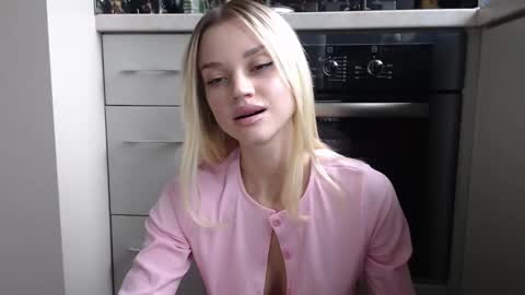 Milana online show from 12/10/24, 11:00