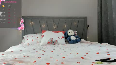 Kimi online show from 10/22/25, 04:24