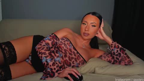 Snapshot of qsstess chatting on 10/28/25, 09:39 Ana online show from 10/28/25, 09:39