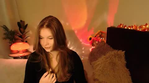 Snapshot of qt_nymph chatting on 10/14/25, 12:06 Ariel online show from 10/14/25, 12:06