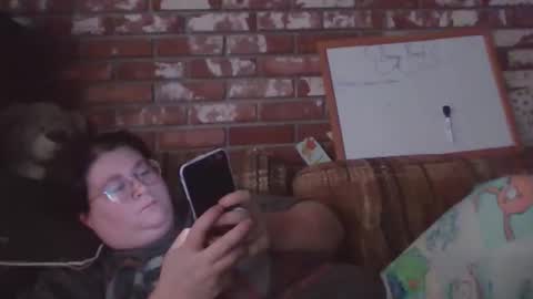 Snapshot of qtbisuccubi chatting on 12/21/25, 05:03 Br4tty Bunny online show from 12/21/25, 05:03