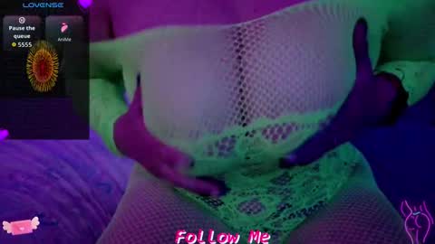 Queen And King online show from 12/01/25, 06:24