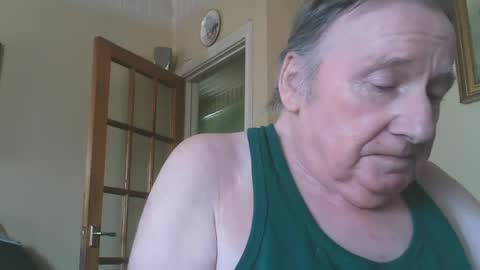 Snapshot of quathead chatting on 07/14/26, 01:28 quathead online show from 07/14/26, 01:28