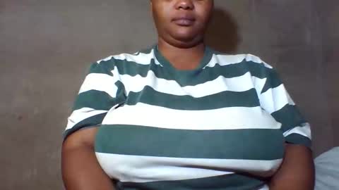 queen2302 online show from 04/12/26, 08:03