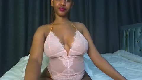 Snapshot of queen321850 chatting on 04/08/26, 03:23 queen321850 online show from 04/08/26, 03:23