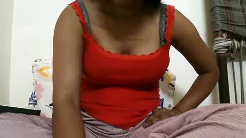 Snapshot of queen_642 chatting on 04/22/26, 02:36 queen_642 online show from 04/22/26, 02:36