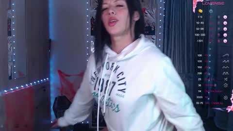 Snapshot of queen__abby chatting on 10/29/25, 05:58 Queen Abby online show from 10/29/25, 05:58