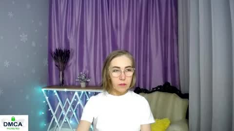 Snapshot of queen_a_n_i chatting on 04/19/26, 09:41 A N I Ill be here on December 1st online show from 04/19/26, 09:41