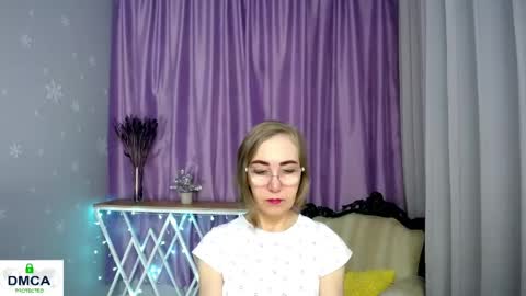 Snapshot of queen_a_n_i chatting on 04/23/26, 09:52 A N I Ill be here on December 1st online show from 04/23/26, 09:52