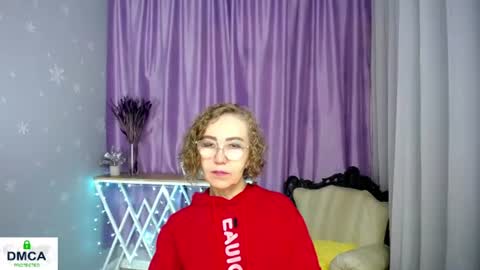Snapshot of queen_a_n_i chatting on 06/18/26, 05:41 A N I Ill be here on December 1st online show from 06/18/26, 05:41