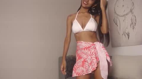 Snapshot of queen_adhara chatting on 03/14/26, 02:11 ANTONELLA online show from 03/14/26, 02:11