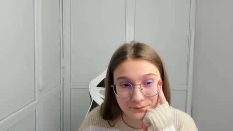 Amelie online show from 03/21/26, 08:30