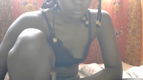 Snapshot of queen_banice chatting on 10/24/25, 01:07 queen_banice online show from 10/24/25, 01:07