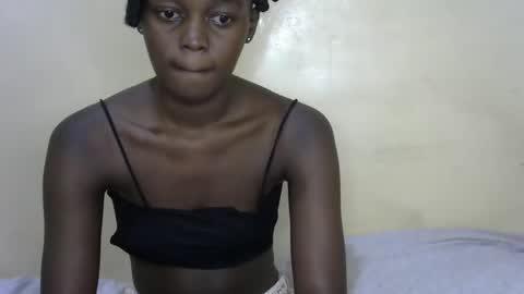 queen_banice online show from 12/21/25, 03:41