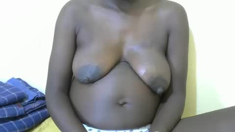 Snapshot of queen_berry1 chatting on 02/23/25, 06:49 queen_berry1 online show from 02/23/25, 06:49