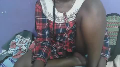 Snapshot of queen_berry1 chatting on 09/19/25, 12:39 queen_berry1 online show from 09/19/25, 12:39