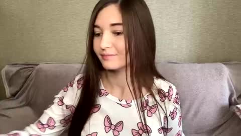 Snapshot of queen_chatur chatting on 03/15/26, 12:00 Viktoria online show from 03/15/26, 12:00