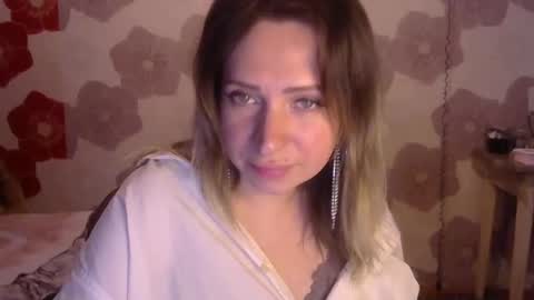 Snapshot of queen_daenerys chatting on 09/27/25, 02:11 Queen Daenerys online show from 09/27/25, 02:11