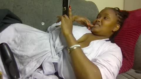 Snapshot of queen_doli chatting on 01/31/26, 07:11 queen_doli online show from 01/31/26, 07:11