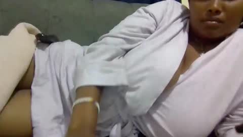 Snapshot of queen_doli chatting on 02/09/26, 05:39 queen_doli online show from 02/09/26, 05:39