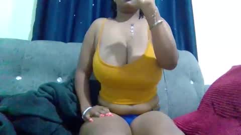 Snapshot of queen_doli chatting on 02/11/26, 11:37 queen_doli online show from 02/11/26, 11:37