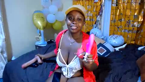 Snapshot of queen_doly chatting on 05/21/26, 02:51 QUEEN DOLY online show from 05/21/26, 02:51